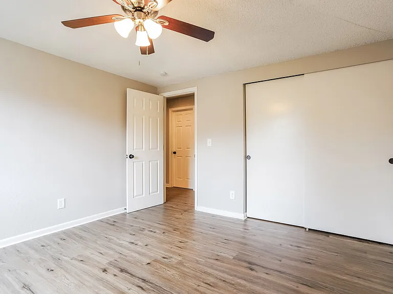 15747 E Center Pl — Photo 13