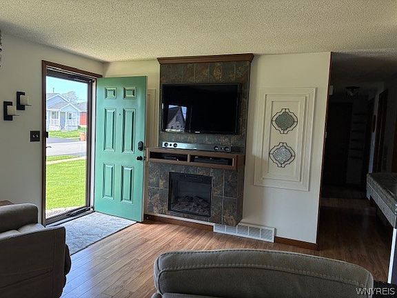 2nd image of 115 Hyland Rd