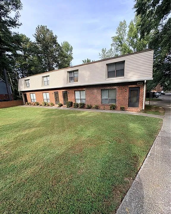 165 Hunters Ln