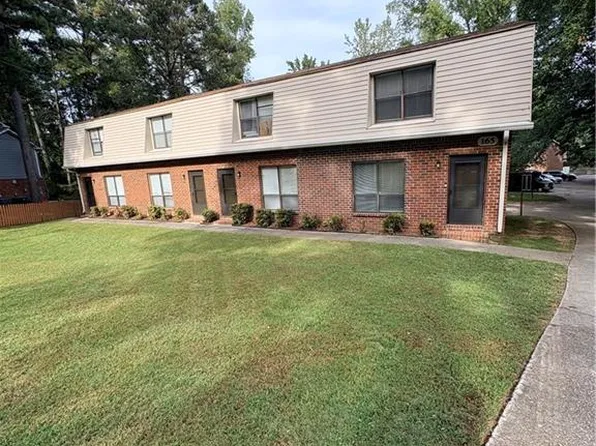 165 Hunters Ln, Fayetteville, GA 30215