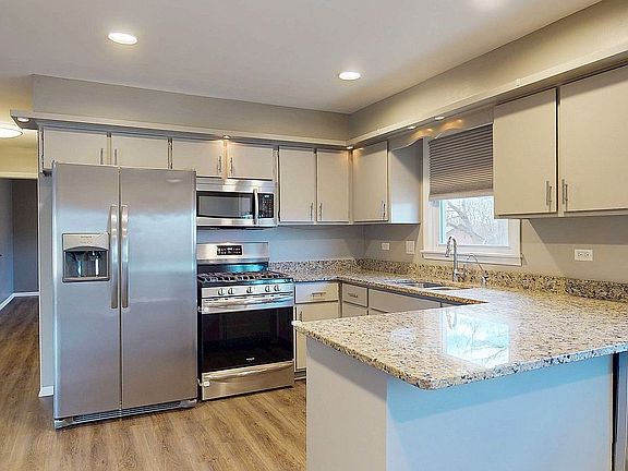 5th image of 15500 Wolf Rd