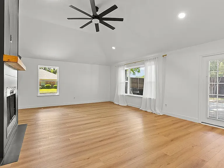 600 Harrison Dr — Photo 11