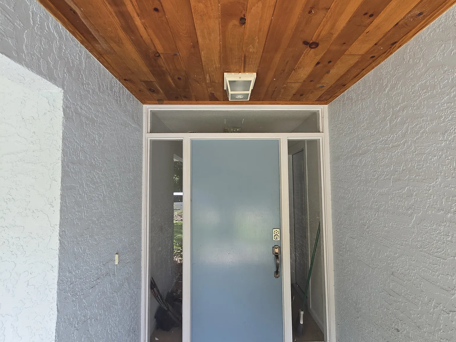 3 bed, 1556 sqft, $2,500 — Photo 2