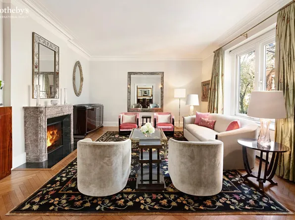 950 Park Avenue image 1 of 15