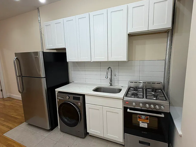 433 Rogers Ave #1 — Photo 2