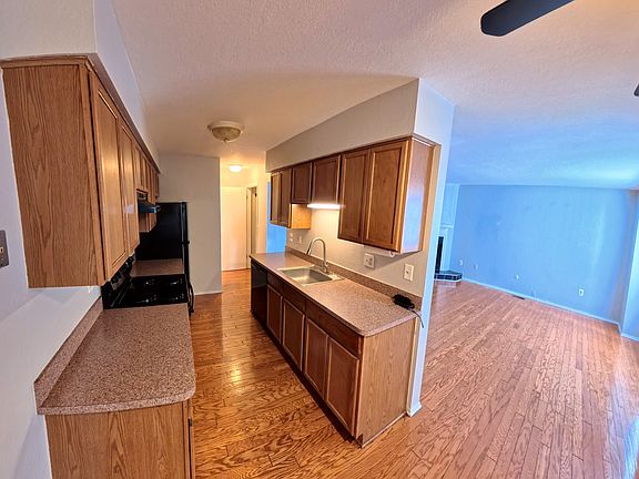 4th image of 24837 Auburn Ln