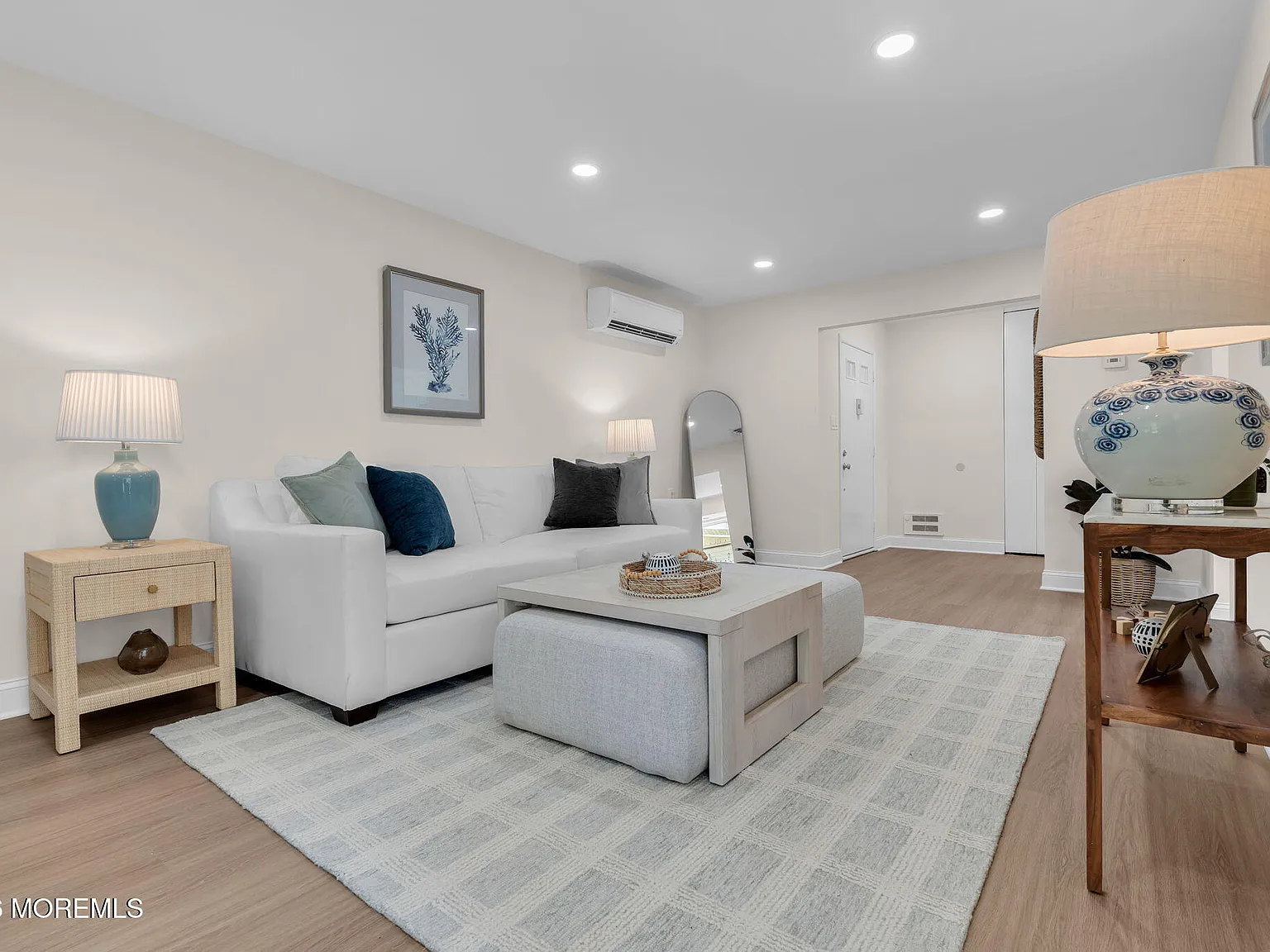 2 bed, 1076 sqft, $2,600 — Photo 2
