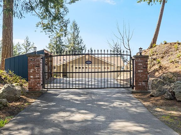 2nd image of 18484 Carpenterville Rd