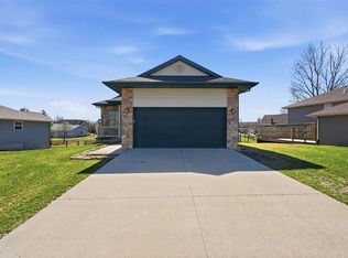 3321 Wintergreen Dr, Iowa City, IA 52240