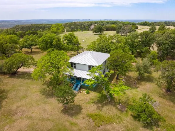 378 Paw Print Ln, Blanco, TX 78606
