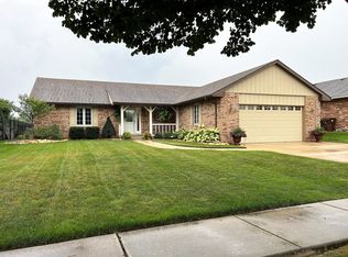 6323 Knollwood Dr, Oak Forest, IL 60452