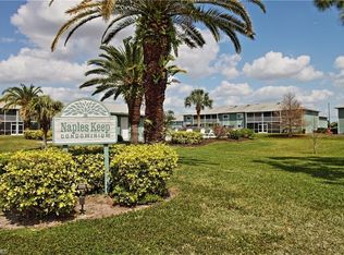 130 Cypress Way E #5, Naples, FL 34110