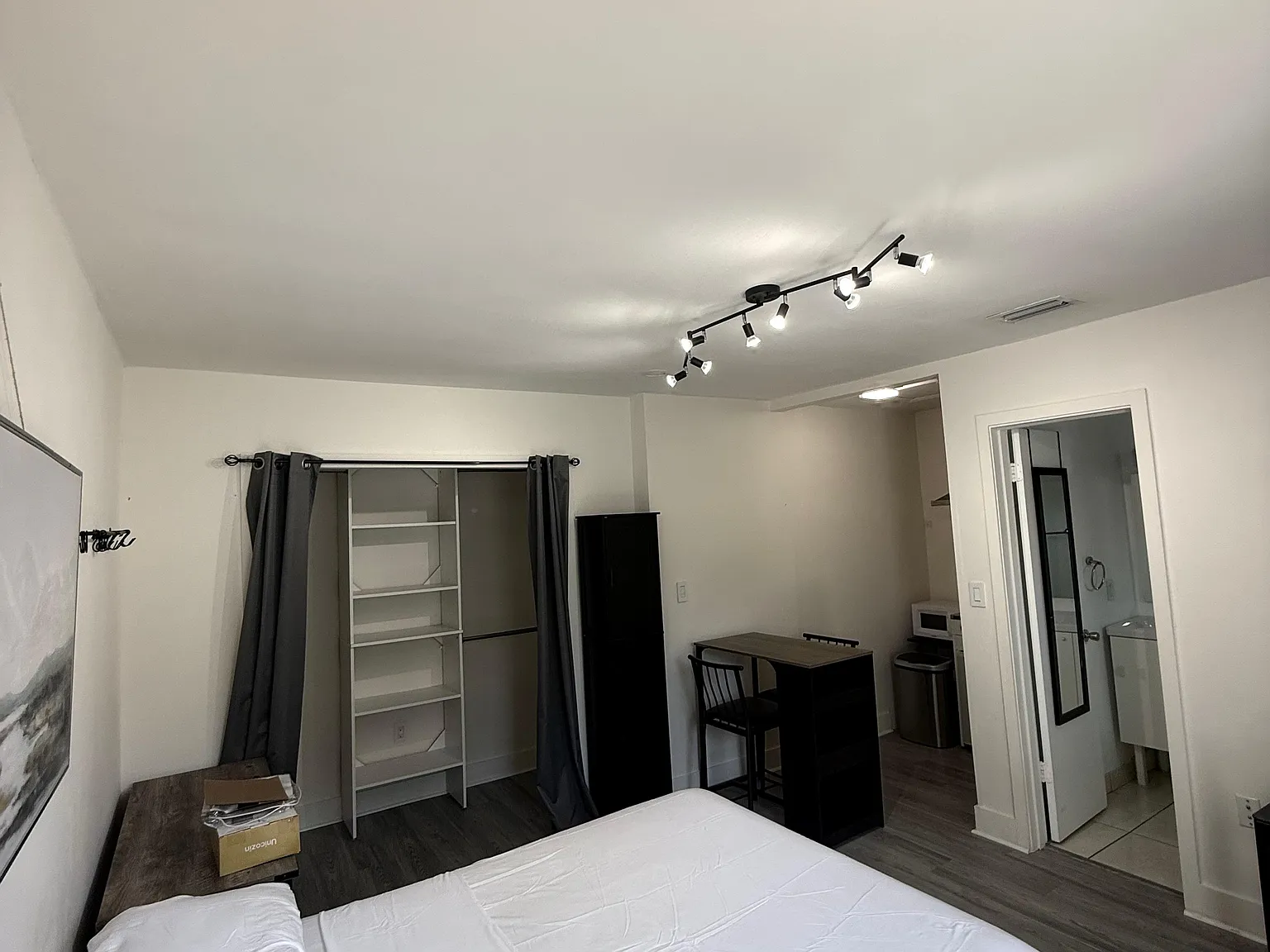Studio, 375 sqft, $1,300 — Photo 1