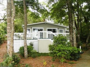 8516 Woodcliff Rd, Emerald Isle, NC 28594