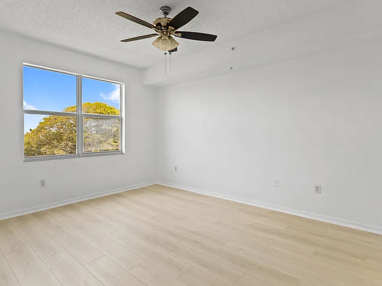 27 Royal Palm Way #503 — Photo 18