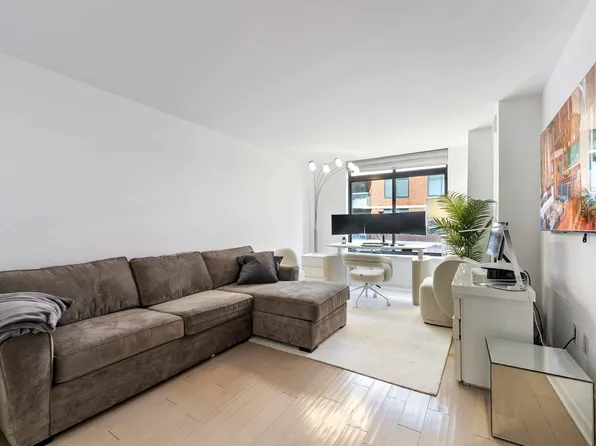 700 1st Street image 4 of 17