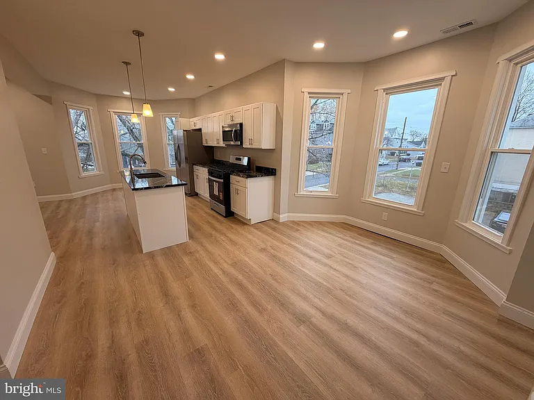 3 E Overlea Ave #3 — Photo 5