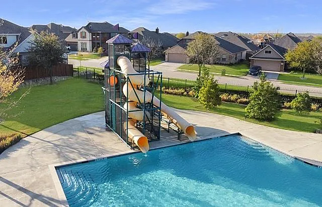 429 Foxcraft Dr — Photo 13