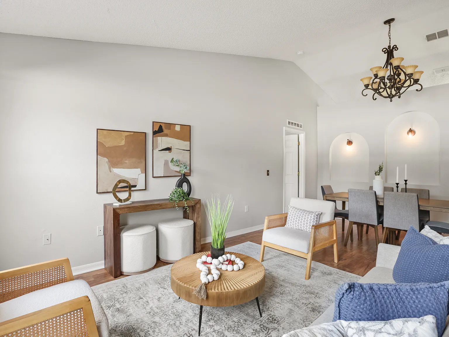 4 bed, 2129 sqft, $3,495 — Photo 3
