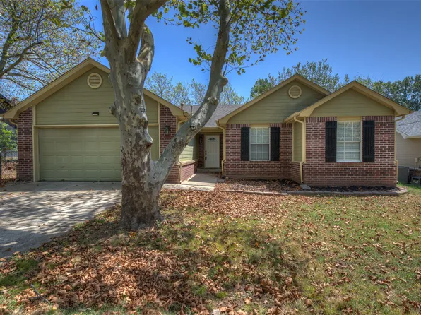 911 N 14th St, Collinsville, OK 74021