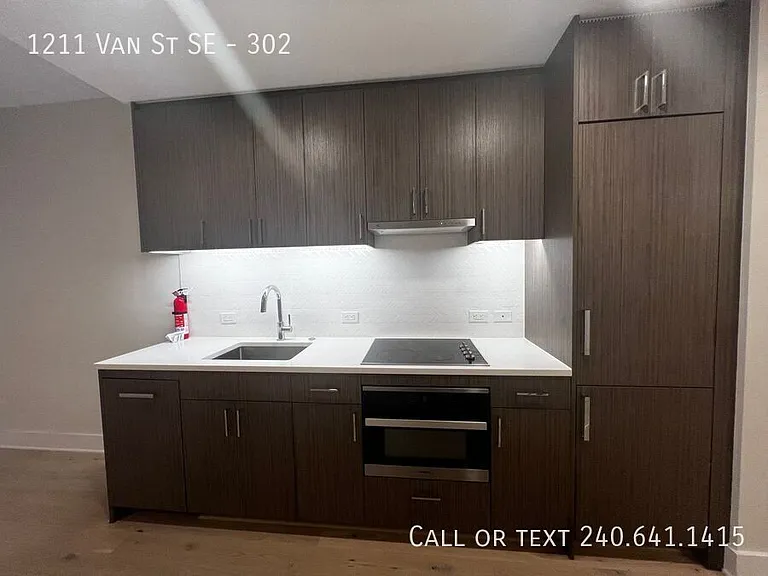 1211 Van St SE #302 — Photo 19