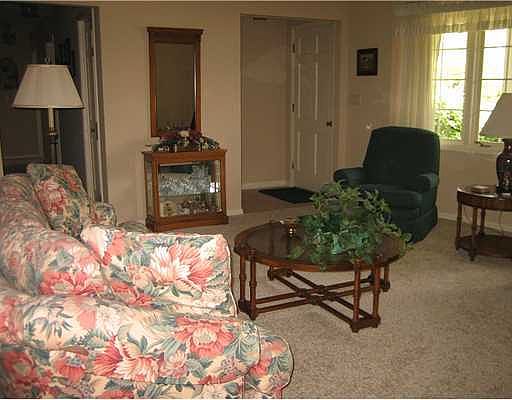 3rd image of 3619 Meadow Ln
