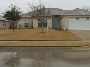 1107 Fawn Meadow Trl, Kennedale, TX 76060