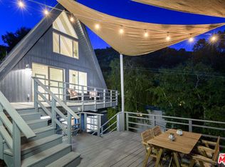 10210 Scenario Ln, Los Angeles, CA 90077