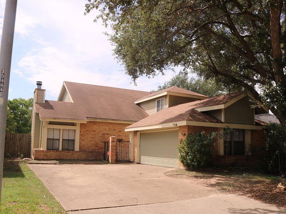 1st image of 19711 Lake Hollow Ln