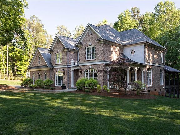 2nd image of 106 Tan Oak Dr