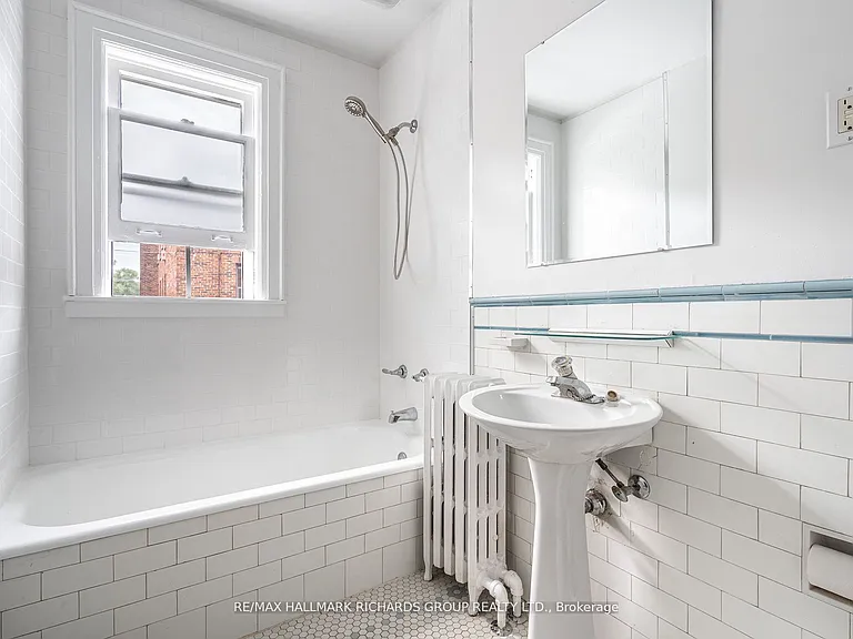 15 Courcelette Rd #1 — Photo 3