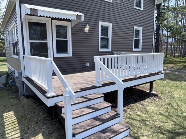 310 South NOQUEBAY AVENUE, Peshtigo, WI 54157