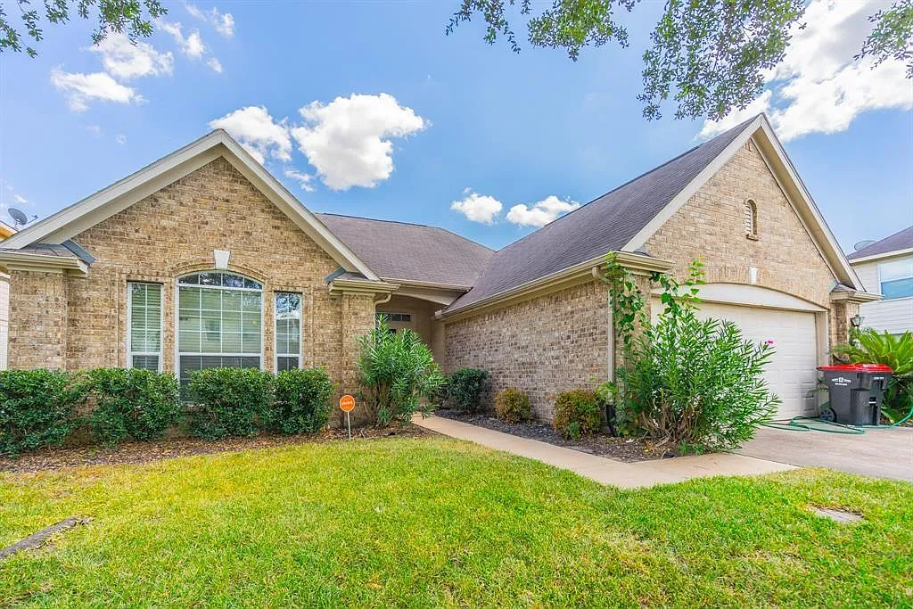 3 bed, 2.0 bath, 1711 sqft, $2,250 — Photo 3
