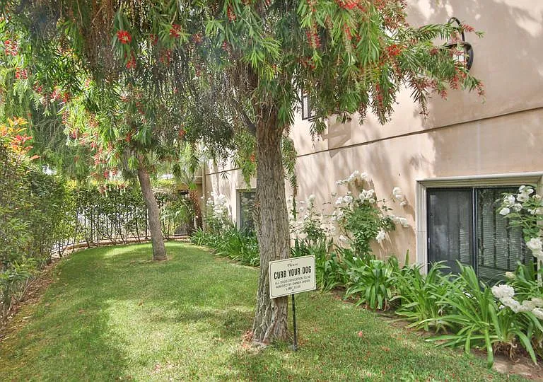 14248 Riverside Dr — Photo 24