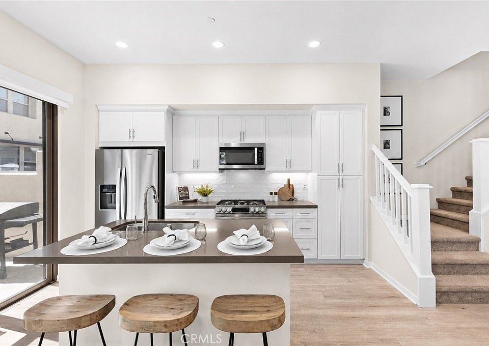 1st image of 245 Alienta Ln