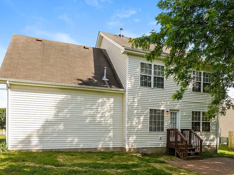 2817 Sutherland Dr — Photo 17