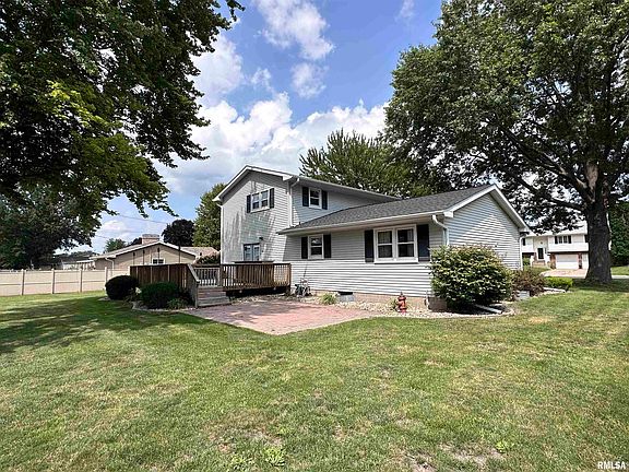 4th image of 2732 Montague Dr