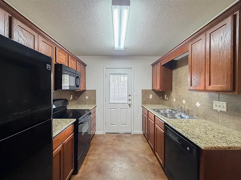 112A Andy Ln — Photo 3