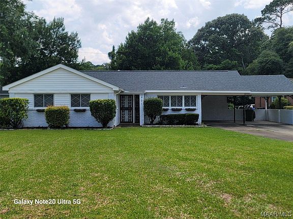 2nd image of 901 Parkwood Dr