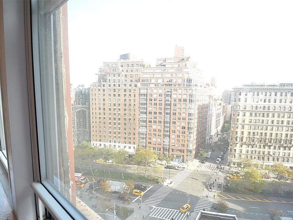 2nd image of 200 W 70th St APT 15H