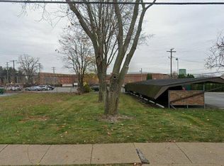 15156 Fairfield St, Livonia, MI 48154