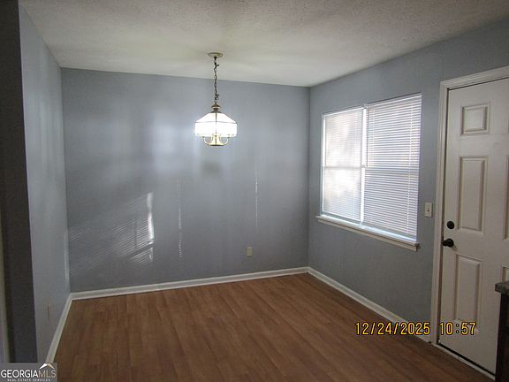 3rd image of 1121 Windgate Cir NW