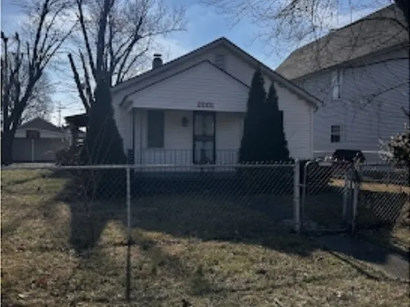2001 Indiana Avenue, New Albany, IN 47150