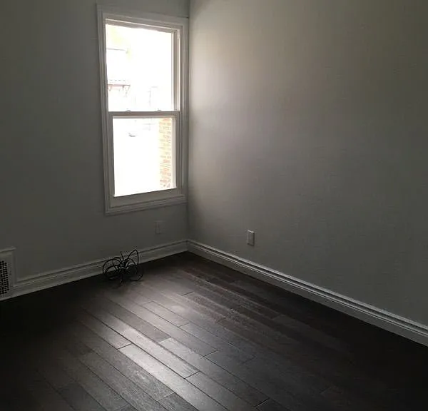 161 Montrose Ave #2 — Photo 5