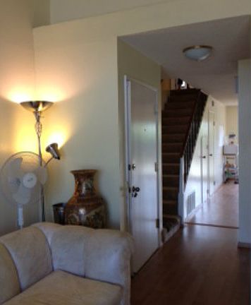 4th image of 100 Marbly Ave