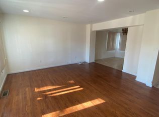 701 6th Ave, New Hyde Park, NY 11040
