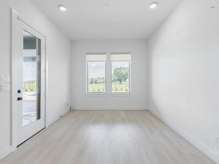 7526 Sunny Oak Ln — Photo 21