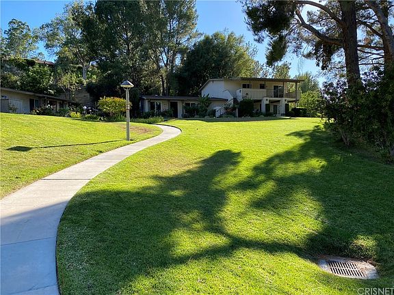 2nd image of 26353 Oak Plain Dr Unit B