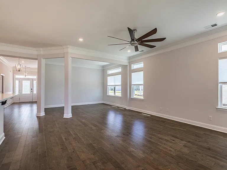 327 Fort Sullivan Dr — Photo 5