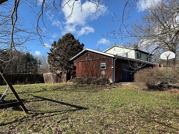 2nd image of 2454 Woodsdale Rd